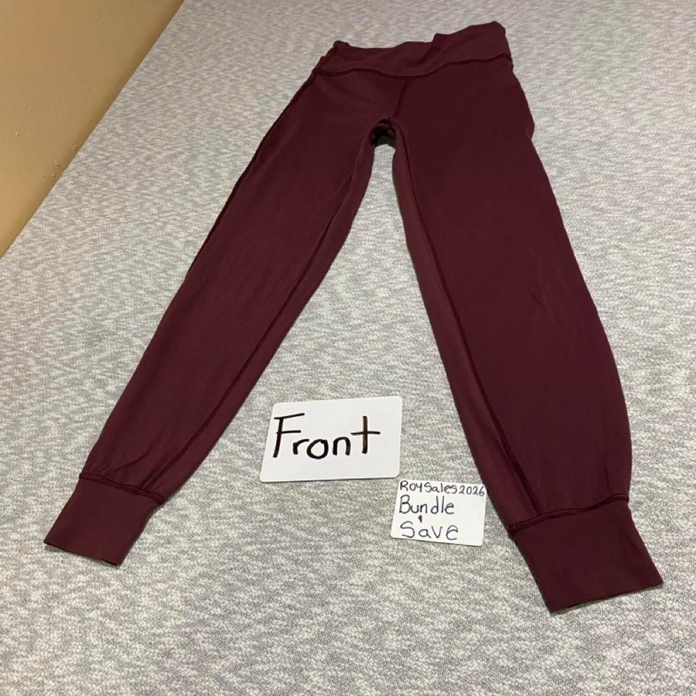 Lululemon burgundy jogger leggings women size 6. SKU-C108